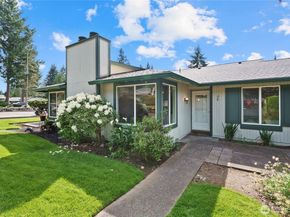 520 S 323rd Place 12E, Federal Way WA 98003