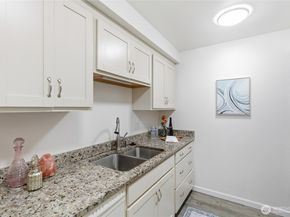 5620 200th Street SW A104, Lynnwood WA 98036
