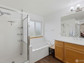 5208 NE 8th Court, Renton WA 98059