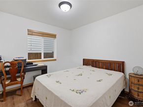 5208 NE 8th Court, Renton WA 98059