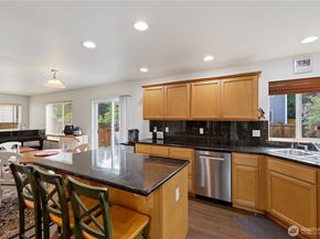 5208 NE 8th Court, Renton WA 98059