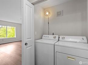 1931 23rd Place NE 202, Issaquah WA 98029