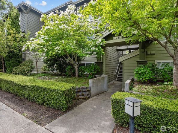 1931 23rd Place NE 202, Issaquah WA 98029