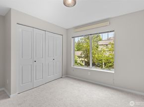 1931 23rd Place NE 202, Issaquah WA 98029