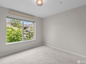 1931 23rd Place NE 202, Issaquah WA 98029