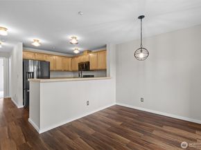 1931 23rd Place NE 202, Issaquah WA 98029
