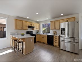 1641 Bayview Drive W, Bremerton WA 98312