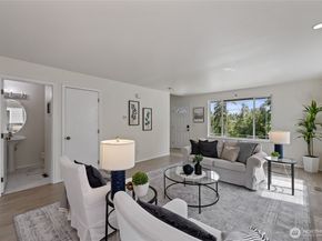 1641 Bayview Drive W, Bremerton WA 98312