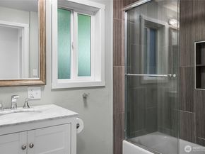 760 W Sunset Way, Issaquah WA 98027