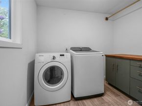 760 W Sunset Way, Issaquah WA 98027