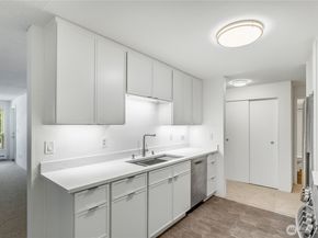 9416 1st Avenue NE 111, Seattle WA 98115