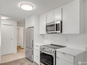 9416 1st Avenue NE 111, Seattle WA 98115