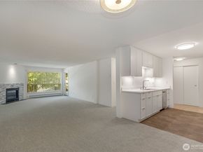 9416 1st Avenue NE 111, Seattle WA 98115