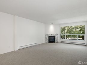 9416 1st Avenue NE 111, Seattle WA 98115