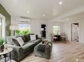 54 Sunnyhill Road W, Bremerton WA 98312