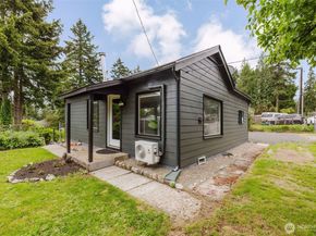 54 Sunnyhill Road W, Bremerton WA 98312
