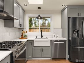 627 166th Avenue NE, Bellevue WA 98008