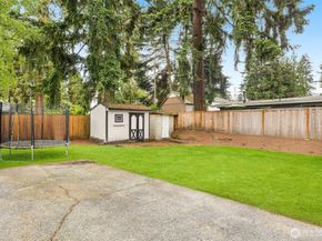 627 166th Avenue NE, Bellevue WA 98008