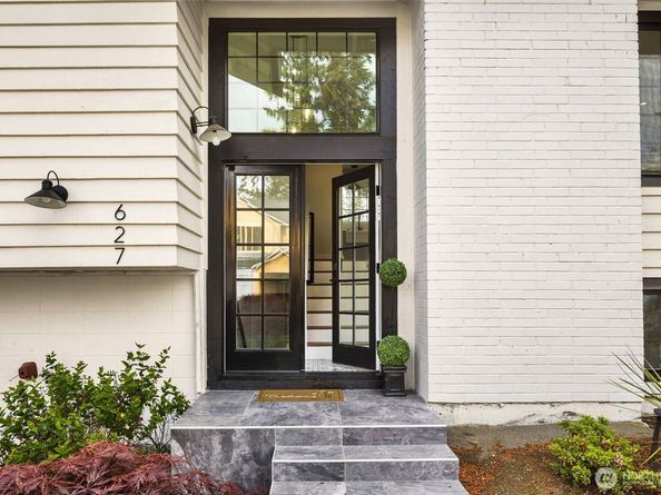 627 166th Avenue NE, Bellevue WA 98008
