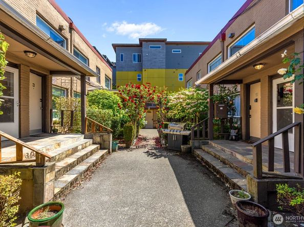 120 14th Avenue 12, Seattle WA 98122