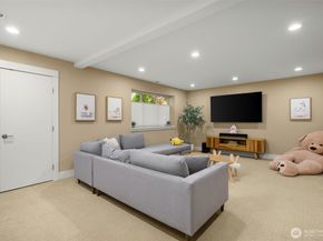 11222 116th Place NE L4, Kirkland WA 98033