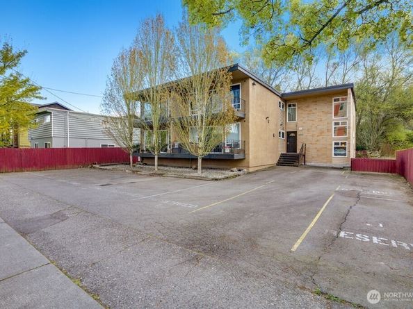 4525 S Henderson Street 302, Seattle WA 98118