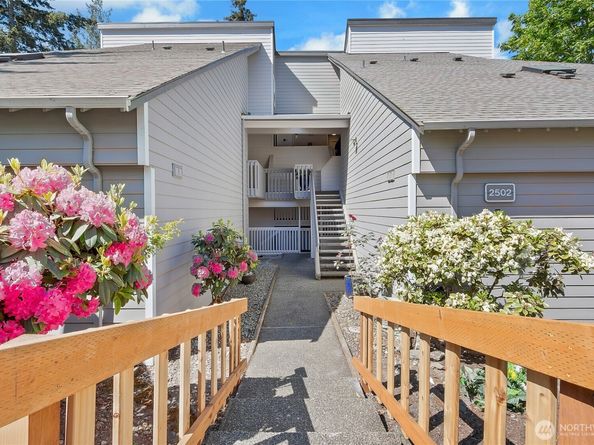 2502 S 317th Street 303, Federal Way WA 98003