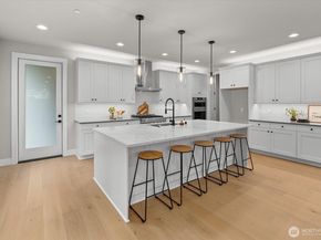 15058 75th Ave NE, Kenmore WA 98028