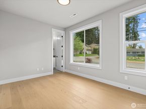 15058 75th Ave NE, Kenmore WA 98028