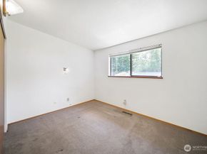 525 Farragut Avenue NE, Port Orchard WA 98366