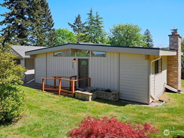 525 Farragut Avenue NE, Port Orchard WA 98366