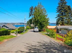 525 Farragut Avenue NE, Port Orchard WA 98366