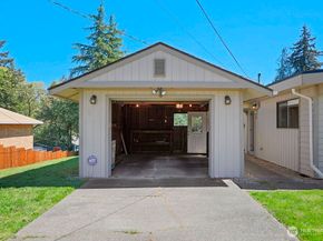 525 Farragut Avenue NE, Port Orchard WA 98366