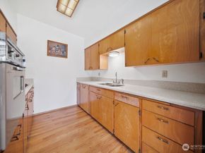 525 Farragut Avenue NE, Port Orchard WA 98366
