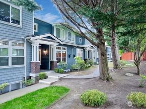 8904 123rd Lane NE 8904, Kirkland WA 98033