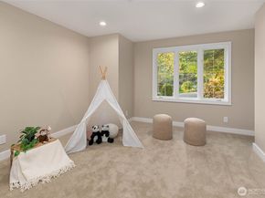 19221 SE 25th Street, Sammamish WA 98075