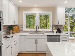 19221 SE 25th Street, Sammamish WA 98075