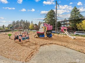 750 N 143rd Street 312, Seattle WA 98133