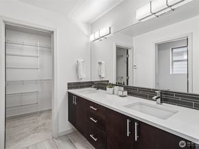 8297 5th Avenue NE, Seattle WA 98115