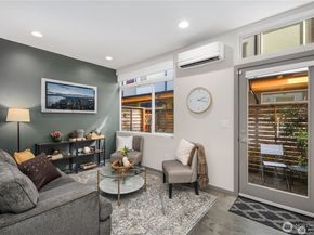 5936 S 36th Avenue F, Seattle WA 98118