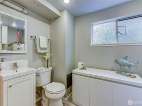 134 160th Place SE, Bellevue WA 98008
