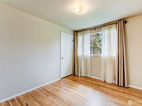 134 160th Place SE, Bellevue WA 98008