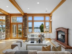 8551 NE Juanita Drive, Kirkland WA 98034