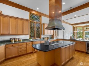 8551 NE Juanita Drive, Kirkland WA 98034