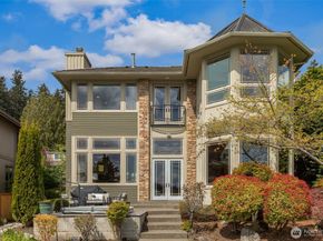 8551 NE Juanita Drive, Kirkland WA 98034