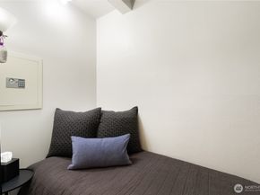 4725 15th Avenue NE 12, Seattle WA 98105