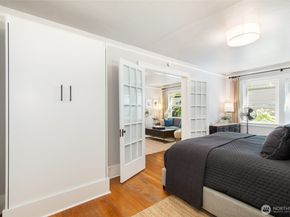 4725 15th Avenue NE 12, Seattle WA 98105