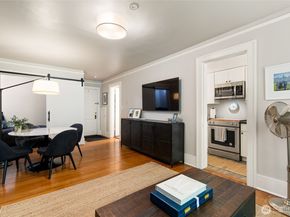 4725 15th Avenue NE 12, Seattle WA 98105