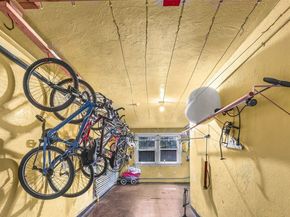 4725 15th Avenue NE 12, Seattle WA 98105