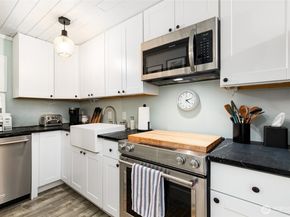 4725 15th Avenue NE 12, Seattle WA 98105